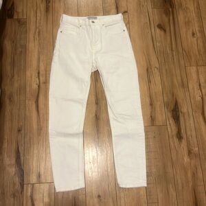 white skinny jean